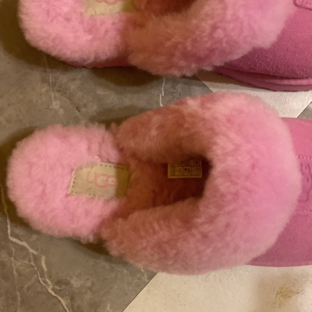 Ugg Shoes Ugg Cozy Slipper shoes echinacea New Without Tags Size 9 Barbiecore - Picture 5 of 10